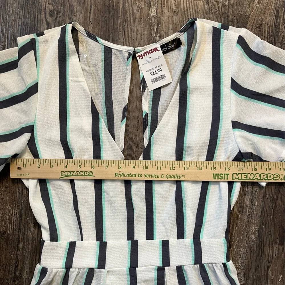 Crystal Skye Shorts Romper With Cape Women’s Size 13 NWT White and Blue Stripes - Picture 6 of 10
